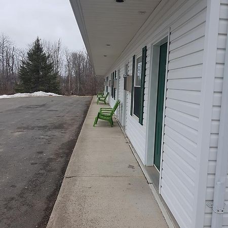 Covered Bridge Inn & Suites Сассекс Экстерьер фото