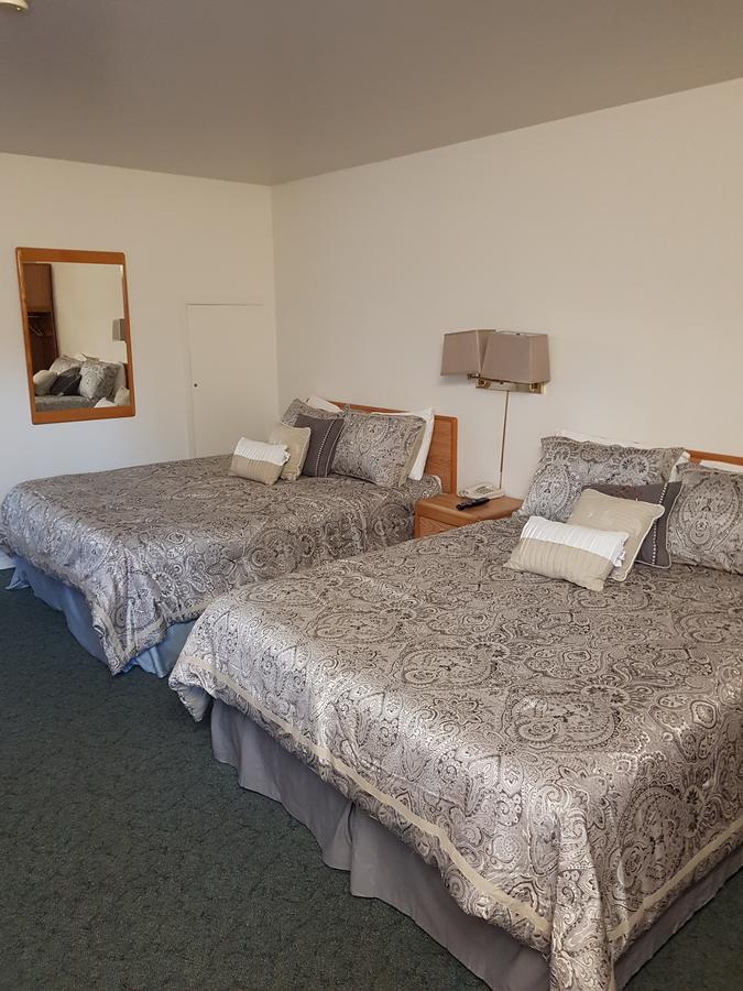 Covered Bridge Inn & Suites Сассекс Экстерьер фото