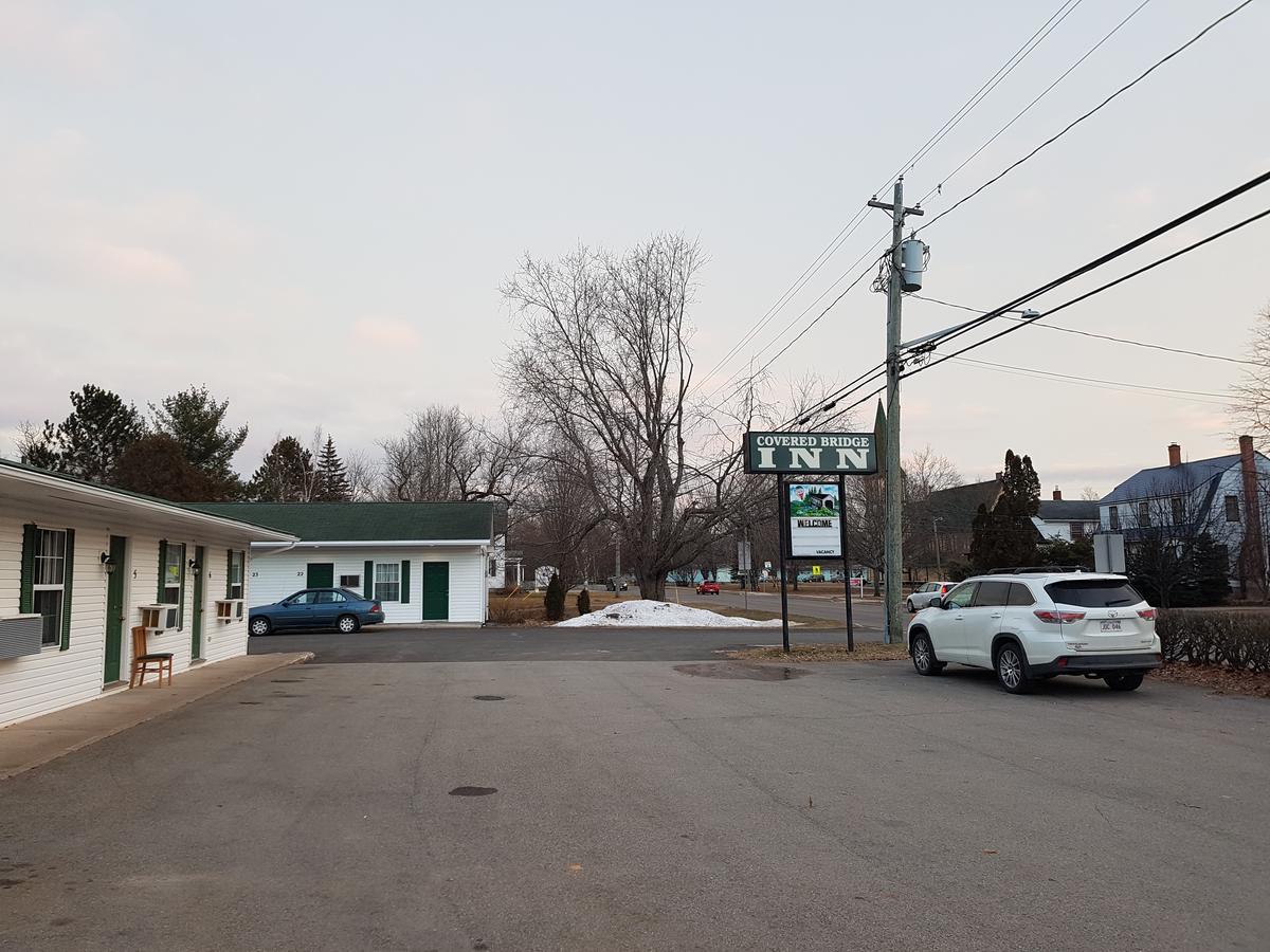 Covered Bridge Inn & Suites Сассекс Экстерьер фото