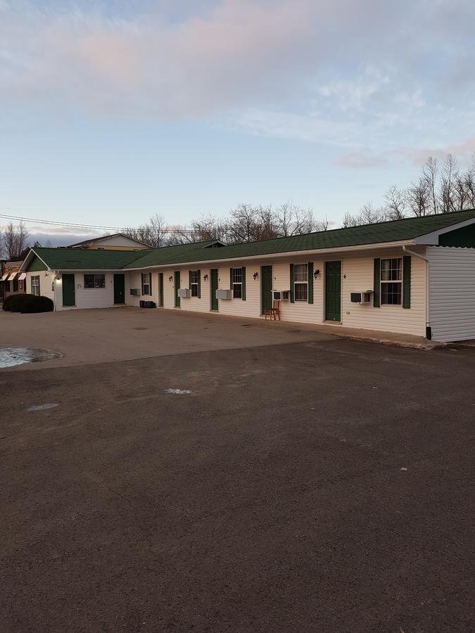 Covered Bridge Inn & Suites Сассекс Экстерьер фото