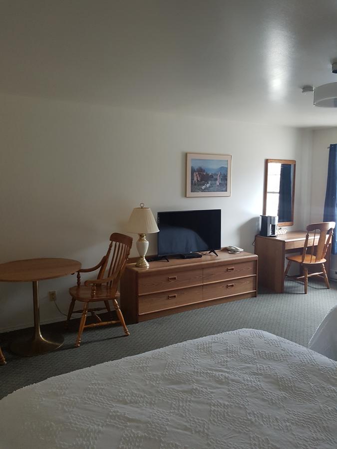 Covered Bridge Inn & Suites Сассекс Экстерьер фото
