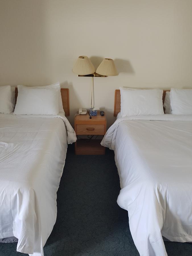 Covered Bridge Inn & Suites Сассекс Экстерьер фото